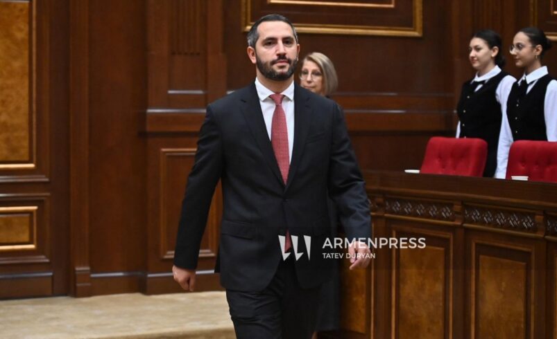 რუბენ რუბინიანი სომხეთის რესპუბლიკის ეროვნული ასამბლეის თავმჯდომარედ აირჩიეს       