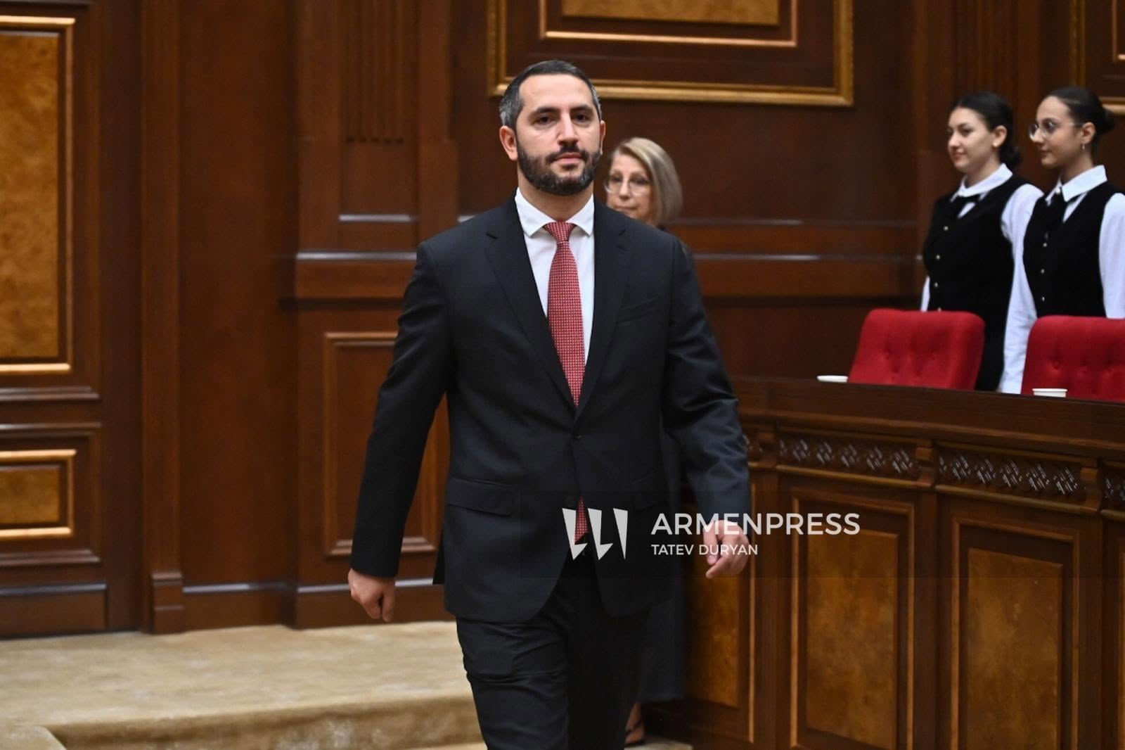 რუბენ რუბინიანი სომხეთის რესპუბლიკის ეროვნული ასამბლეის თავმჯდომარედ აირჩიეს       