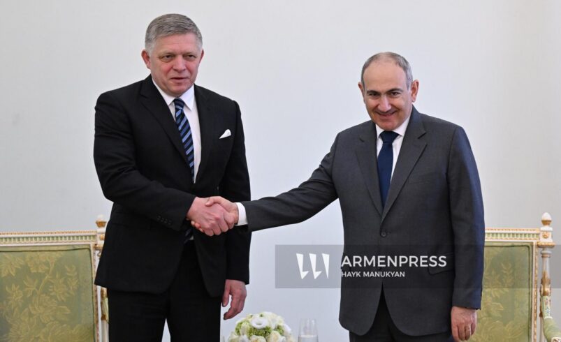 Pashinyan congratulates Slovak counterpart on National Day