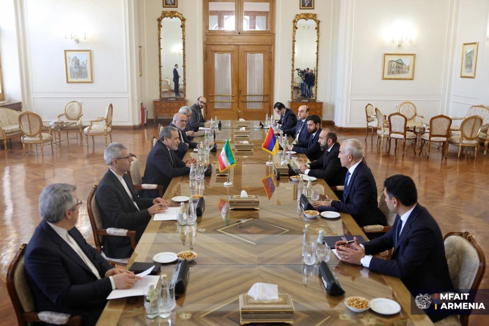 თეირანში მირზოიან–არაღჩის შეხვედრა გაფართოებულ ფორმატში ჩატარდა